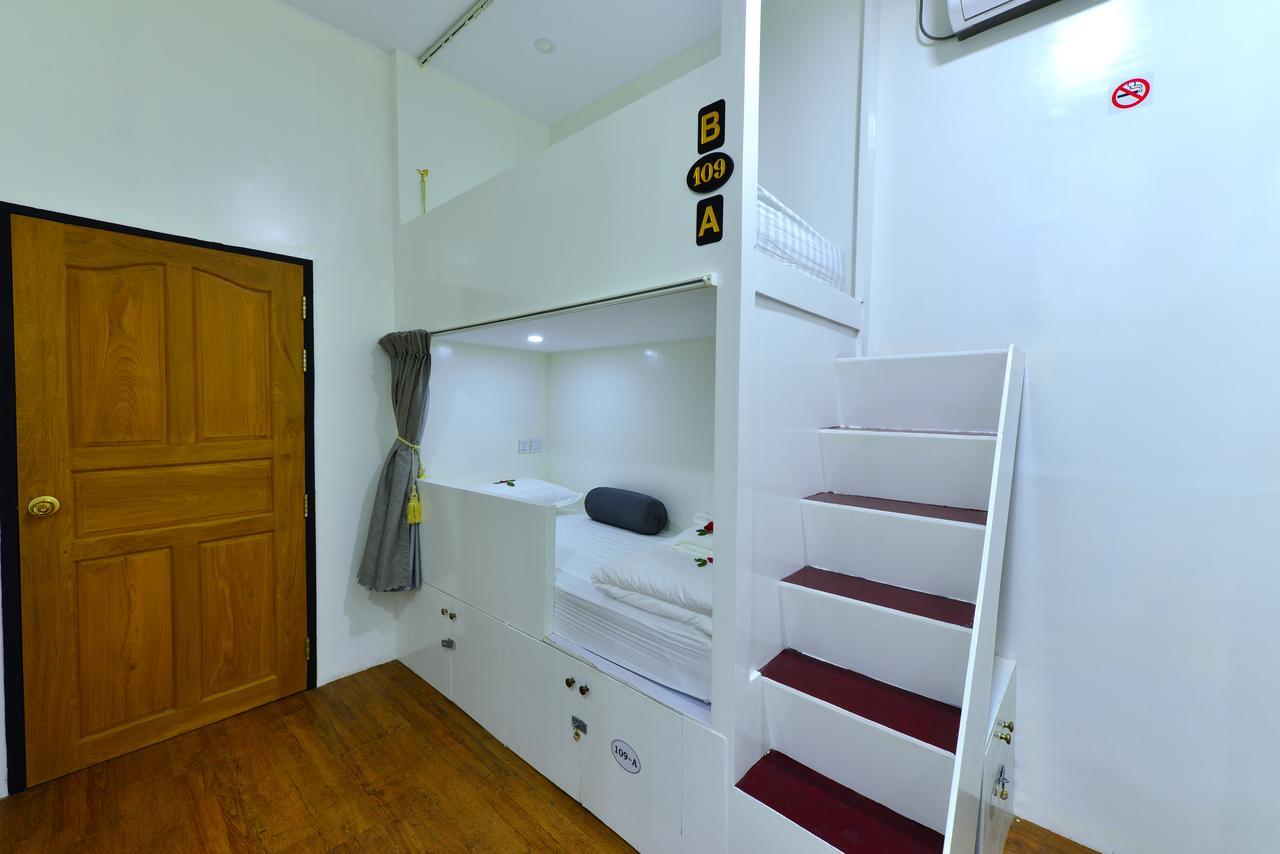 Backpacker Hostel Yangon Exterior foto