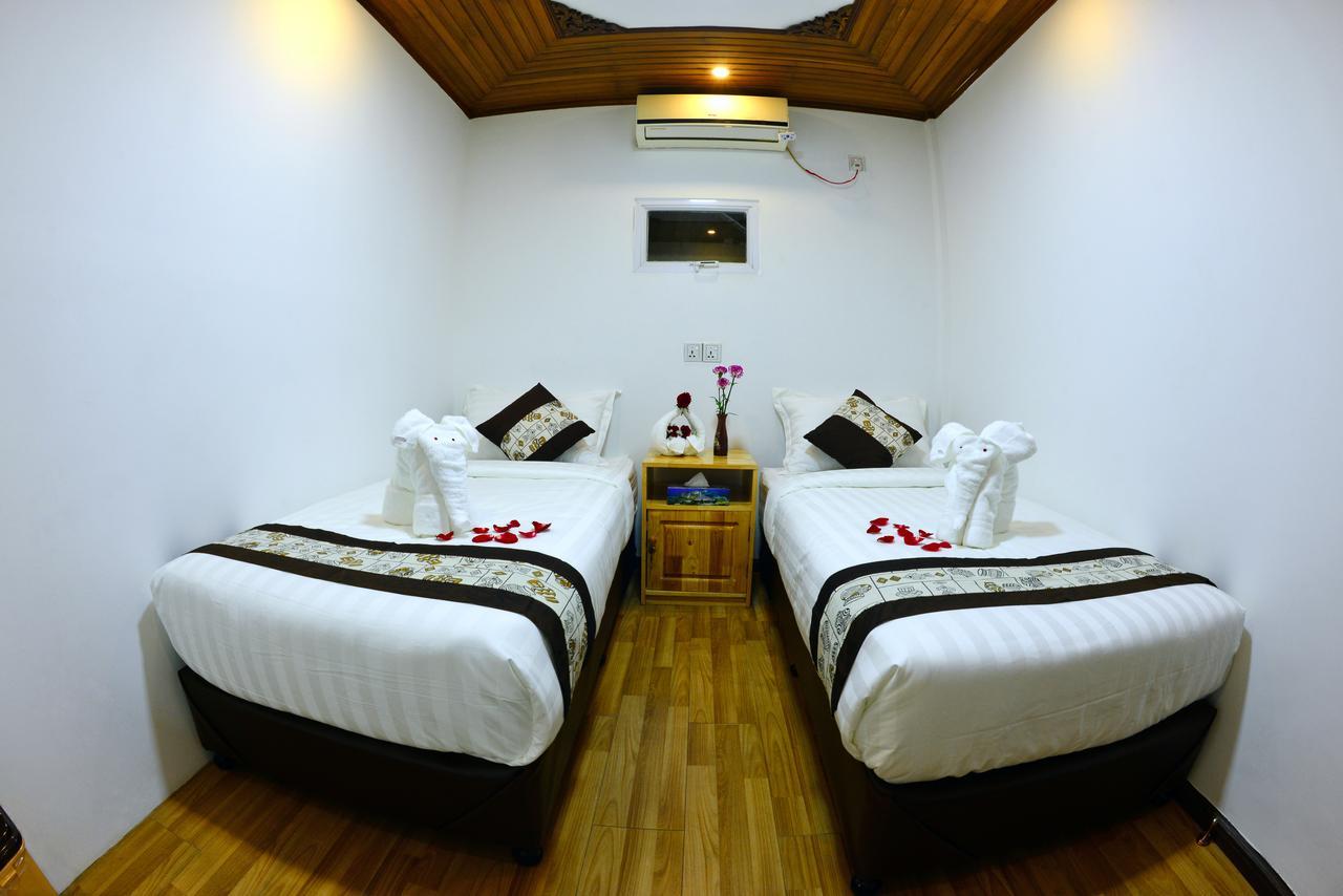 Backpacker Hostel Yangon Exterior foto