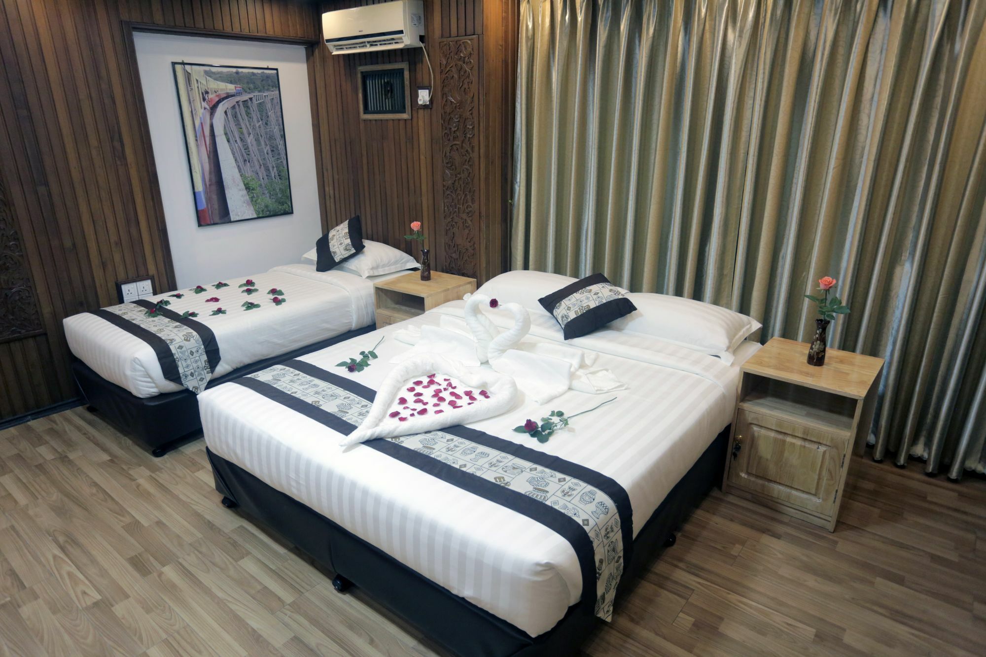 Backpacker Hostel Yangon Exterior foto