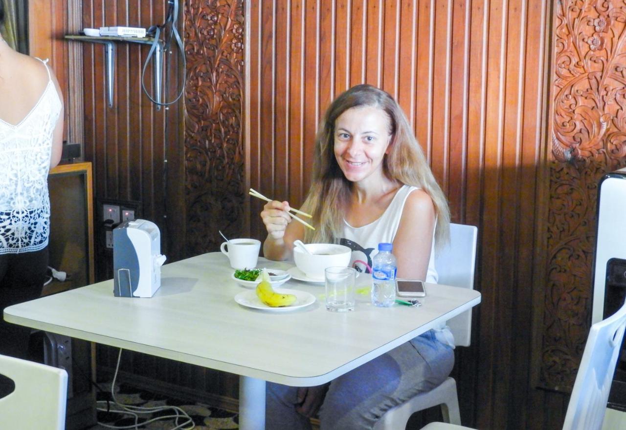 Backpacker Hostel Yangon Exterior foto